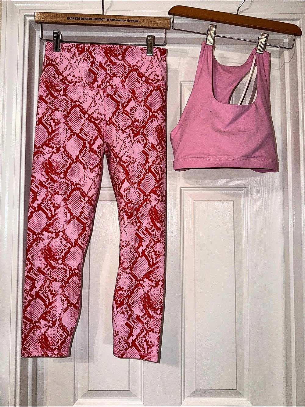 Fabletics Pink Snake Print Activewear Set Medium top Small bottoms Like New